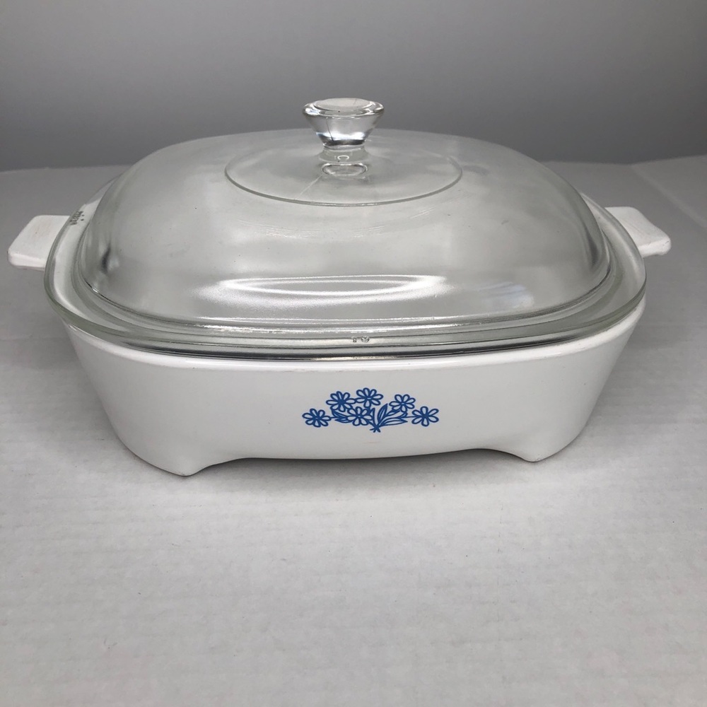 Pyrex Corning blue cornflower white casserole dish browning unique ceramic glass